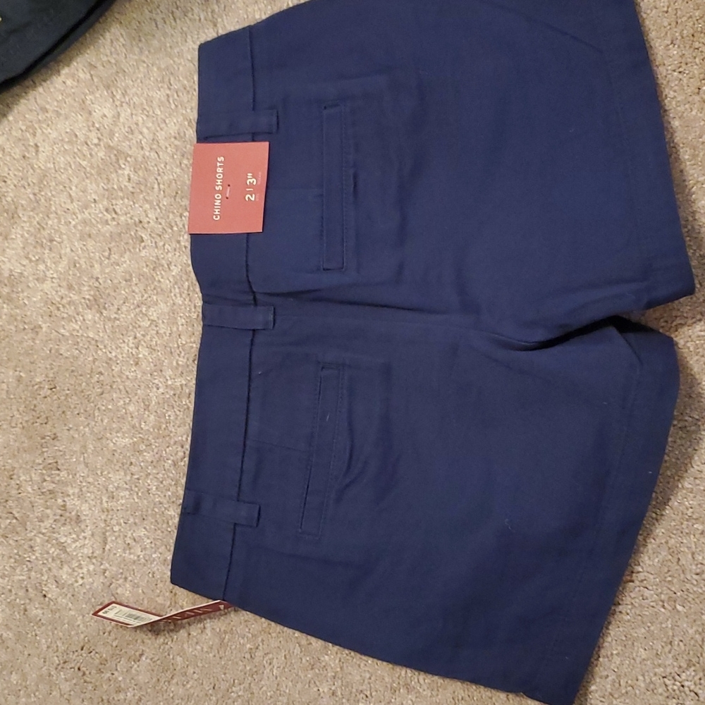 Shorts - Picture 2 of 4